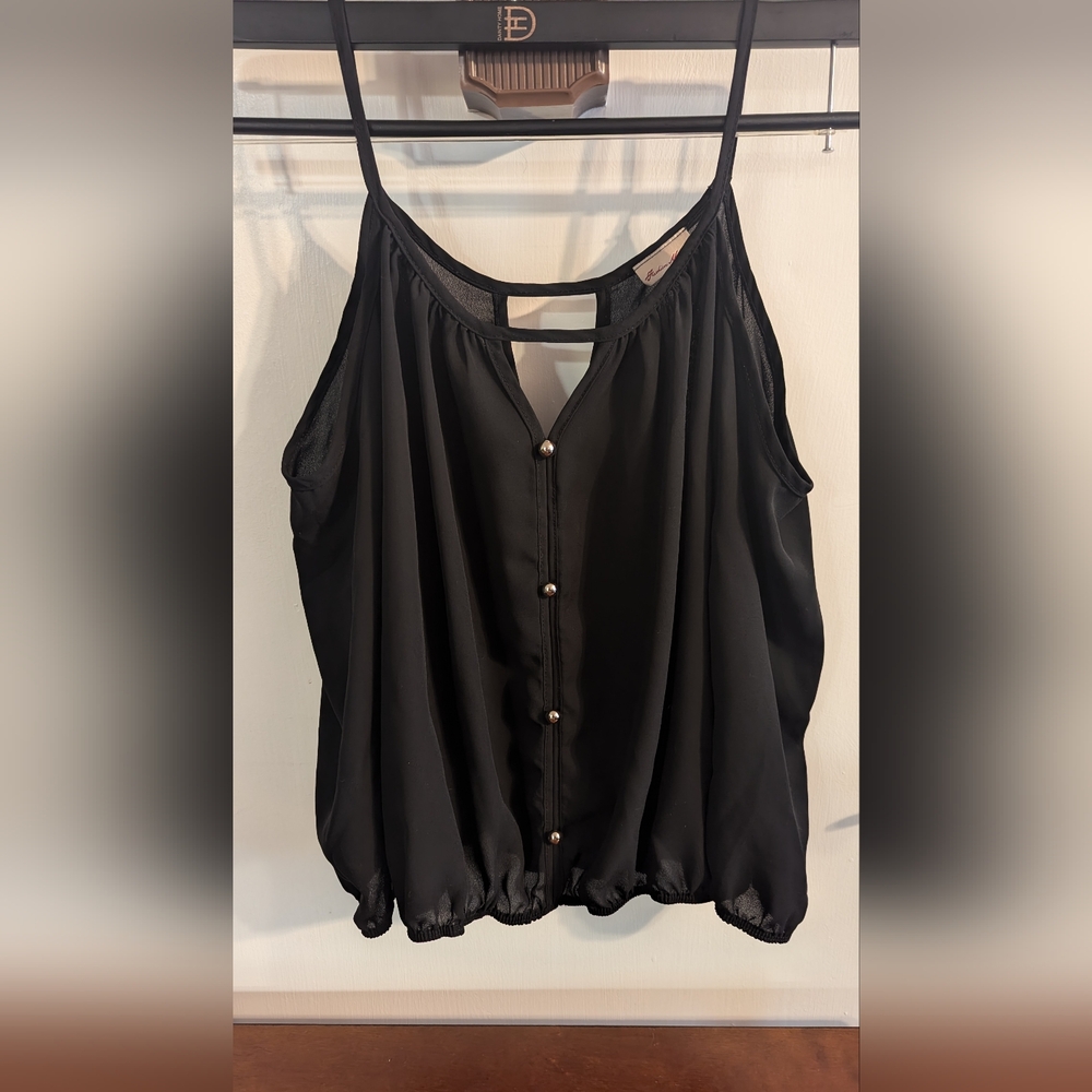 Fashion Magazine Black Quarter Sleeve Top